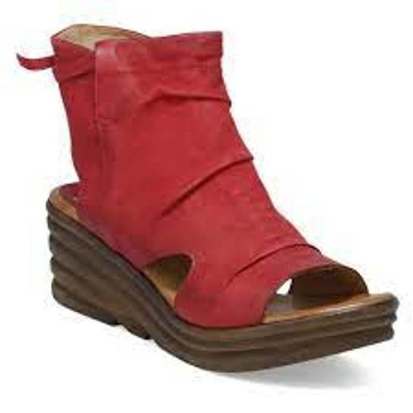 MIZ MOOZ ANNA RUCHED LEATHER OPEN -TOE. WEDGE, shoe BOOT, Sandals, scarlet red - Picture 3 of 11